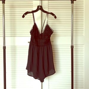 Black lace romper- Fashionnova